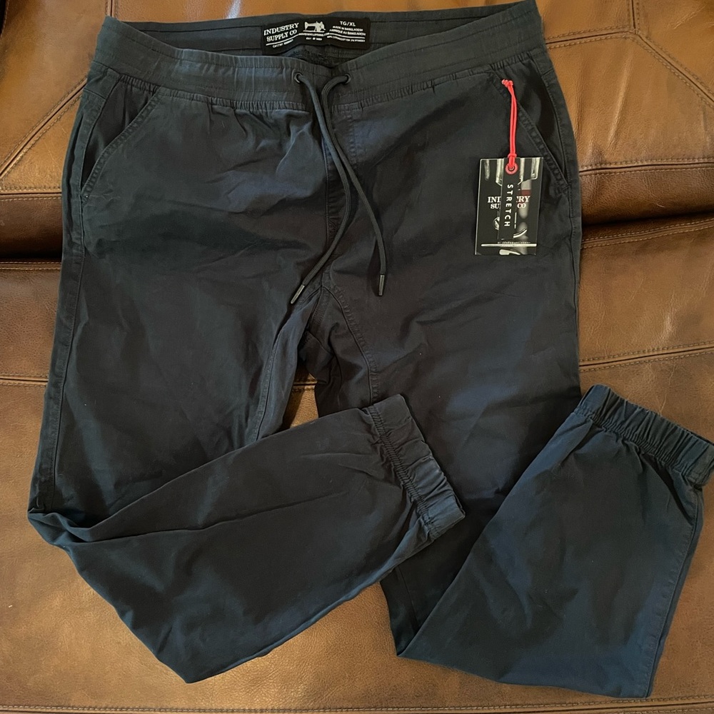 Men’s Joggers (NWT)